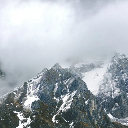 Pietra Grande, ©Axel Hütte, 2022, fotografia di una montagna innevata